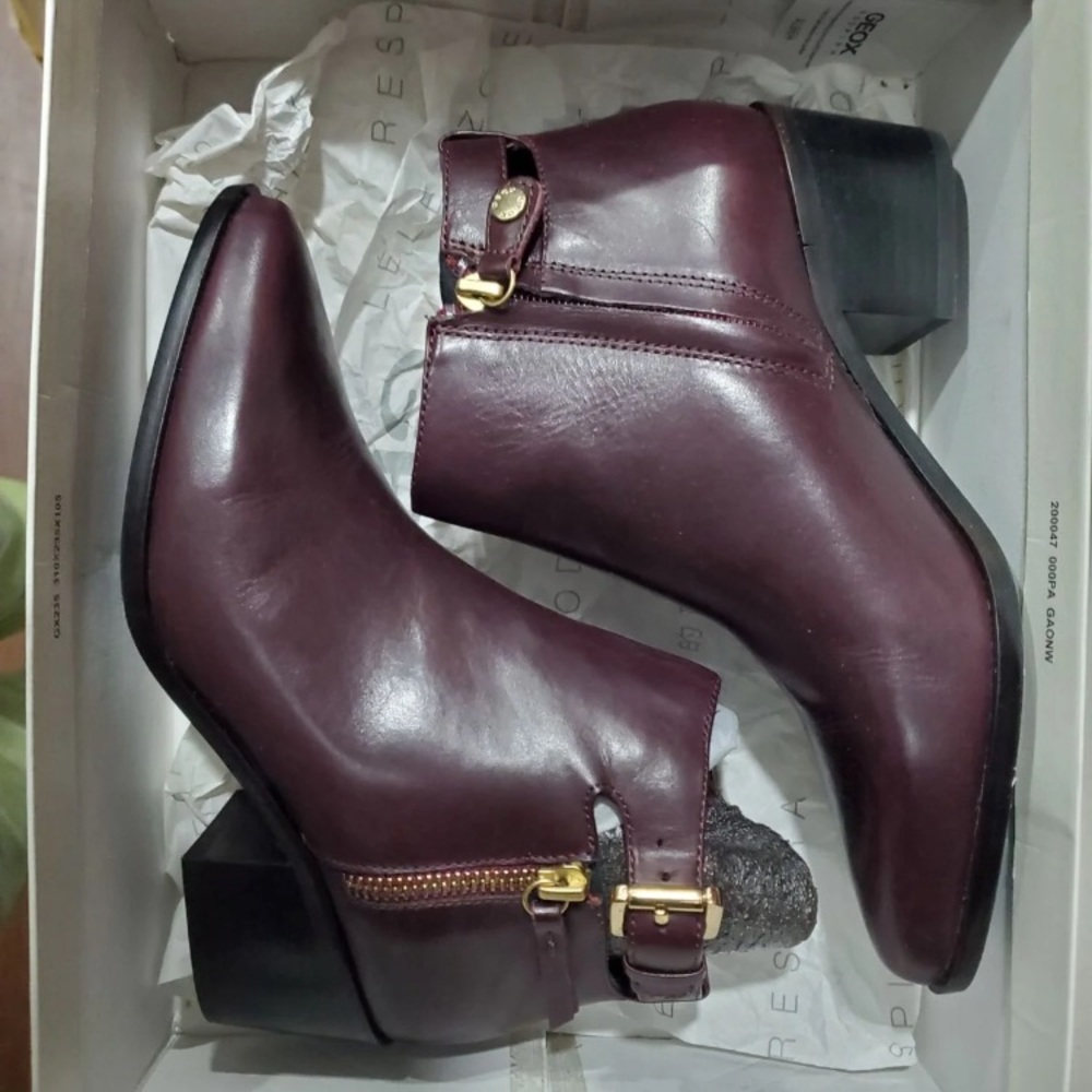 Geox short leather boots size 6.5